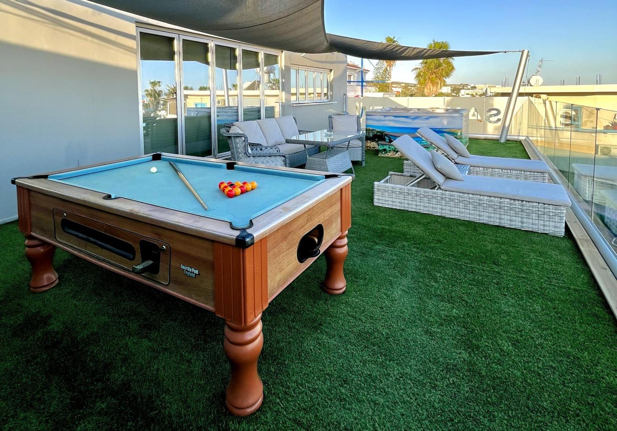 Sant Central Deluxe Apartments Ayia Napa Exterior photo